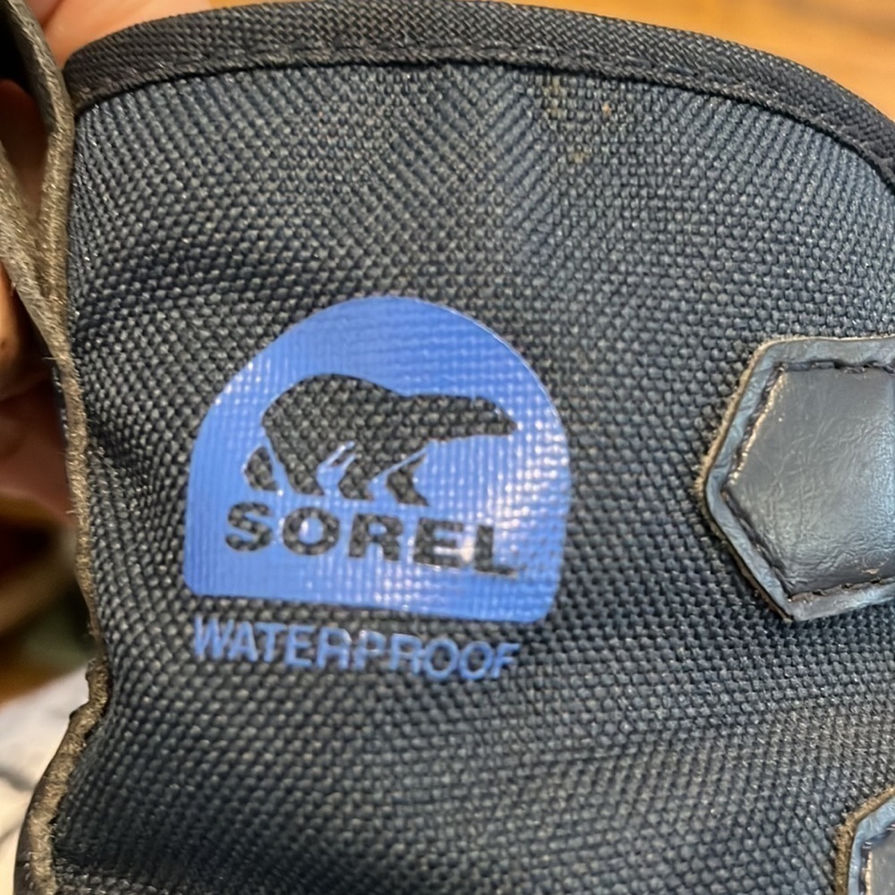 SOREL waterproof boots, size 11 (child), blue, in good condition - Picture 6 of 9